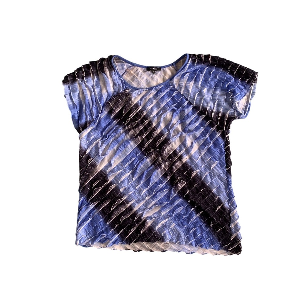 Women's ruffled textured‎ shirt